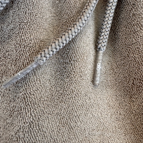 ALO Yoga Coastal Terry Set - Picture 8 of 10